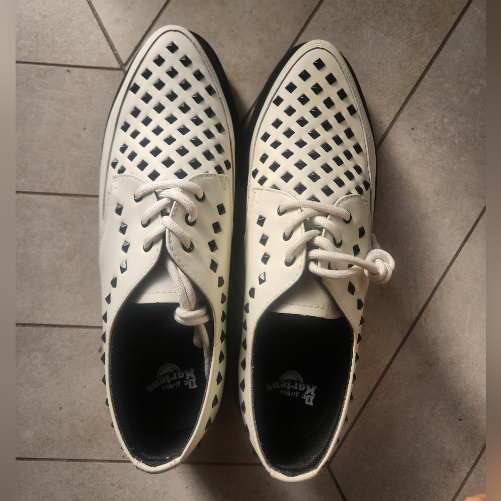 New Dr. Martens white smooth leather Willis Stud